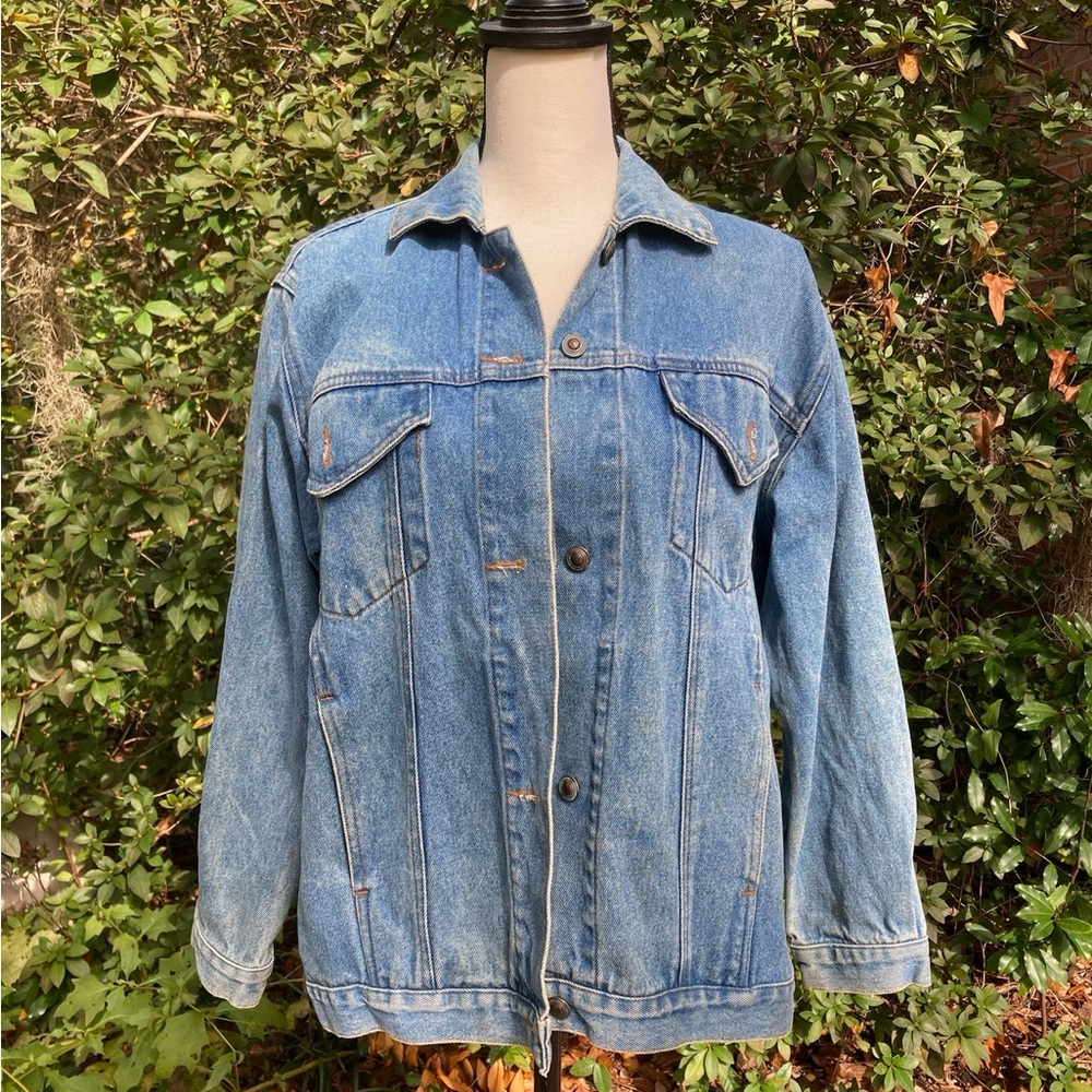 Vintage XL gitano denim jacket with fun hidden pockets